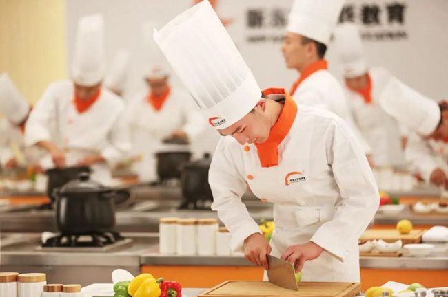 学中餐烹饪,传承餐饮文化,拥抱美好未来!