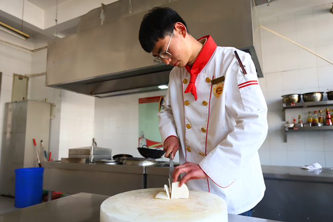 遵从内心,“弃医从厨”,中餐学子孟南的精彩学厨故事