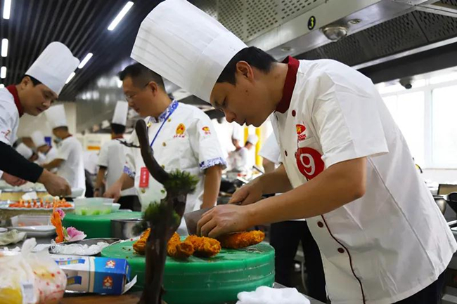 学中餐只能做厨师?这几个火爆职业了解一下