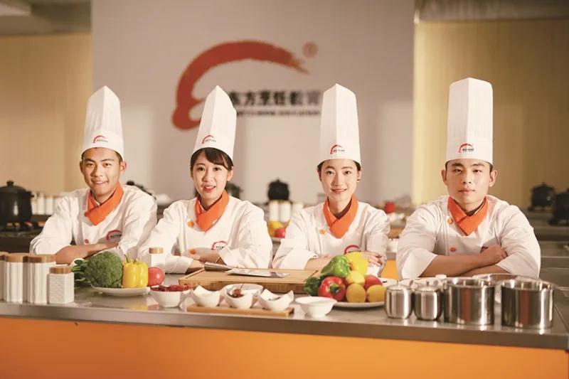 学中餐只能做厨师?这几个火爆职业了解一下