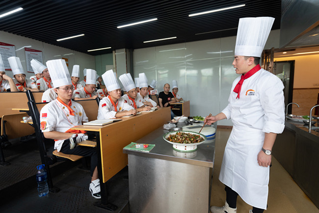 学厨师去哪里好?关键看这几点!
