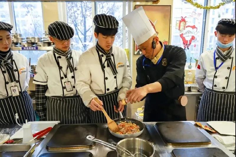 初高中毕业想学烹饪技术，来安徽新东方就对了！