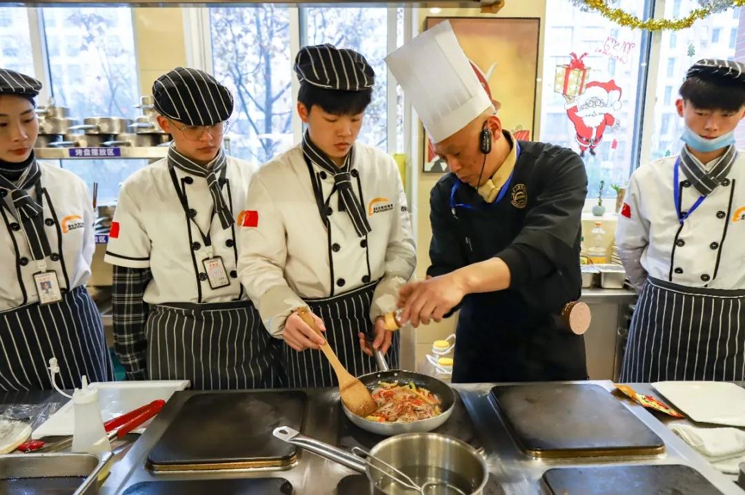 初高中毕业学什么?来安徽新东方学实用技术,告别枯燥学习!