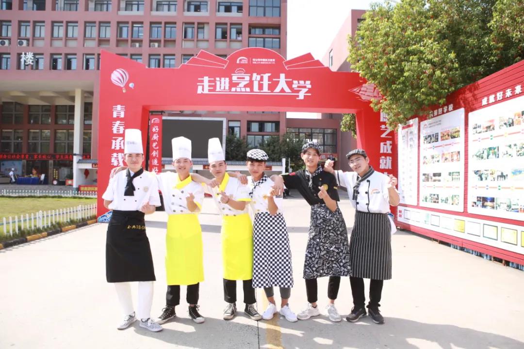 在安徽新东方,低头看温暖瞬间