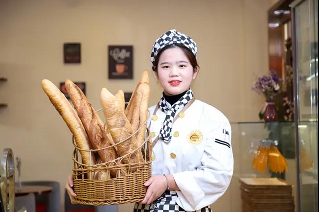 女生学西点就业前景怎么样?选什么西点学校好?