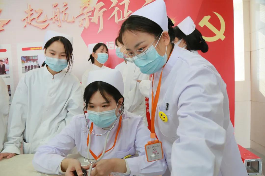 拉满校内幸福感,爱心义诊暖人心