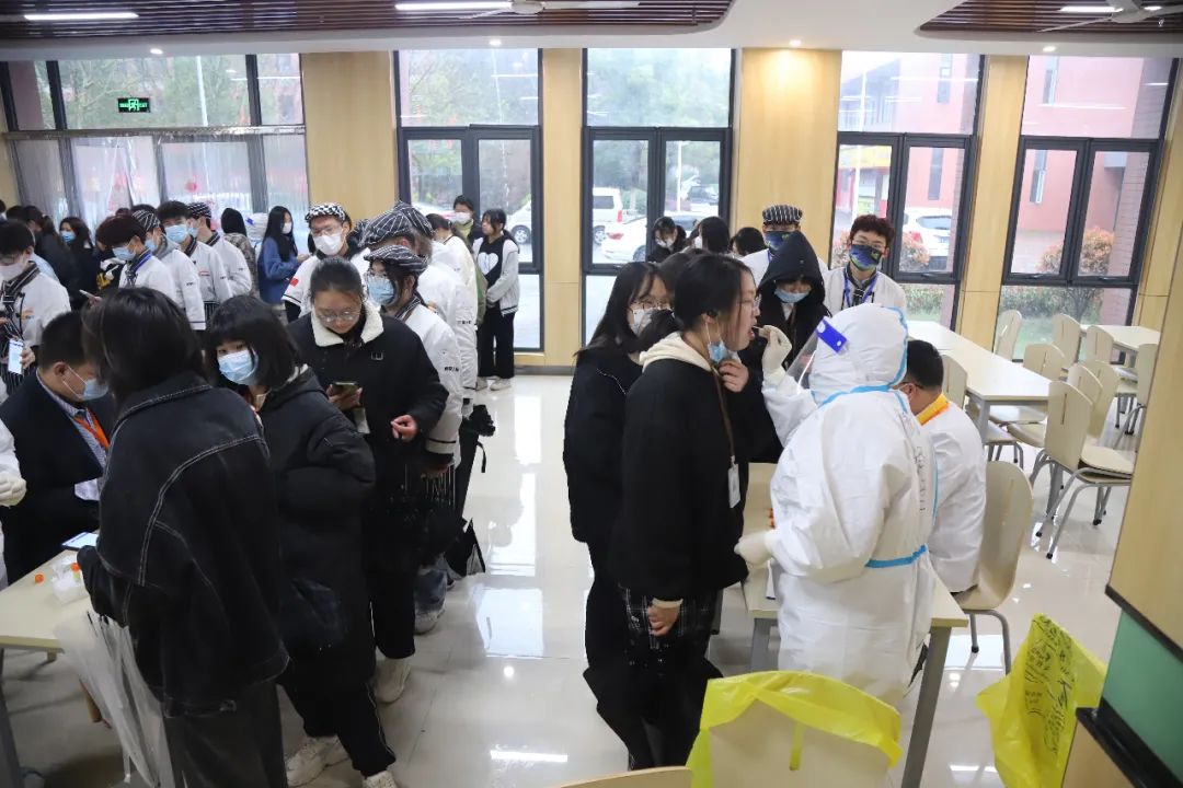 体温正常!核酸正常!安徽新东方开展全体师生核酸检测