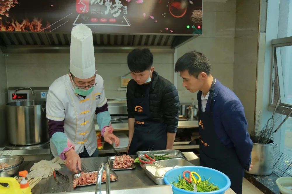 打工人如何快速转变为老板?学餐饮技术