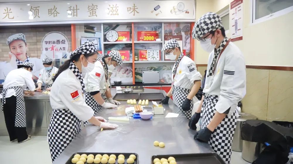 校企合作,共育人才|合肥蓝塔对我校西点学生开展技能考核