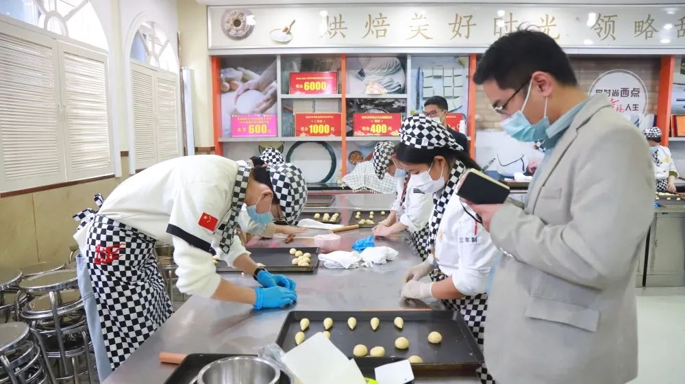 校企合作,共育人才|合肥蓝塔对我校西点学生开展技能考核